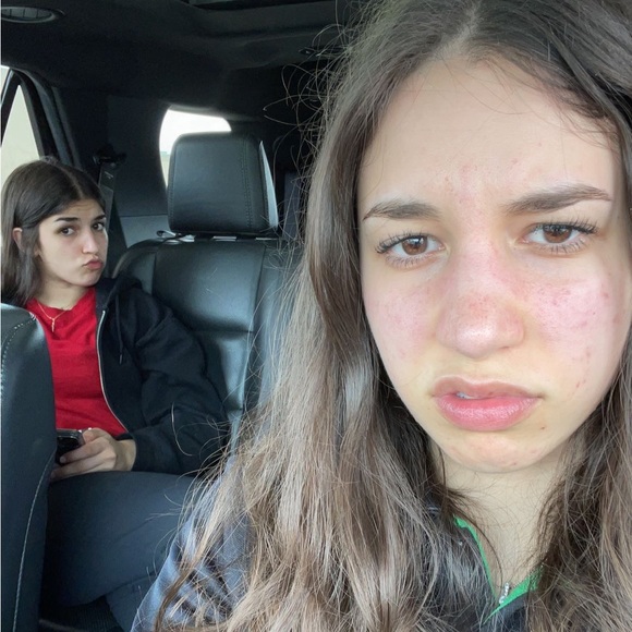 Meet your Posher, Daniela - Picture 1 of 1